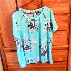 Women's 3X short sleeve Aqua flowered Blouse
